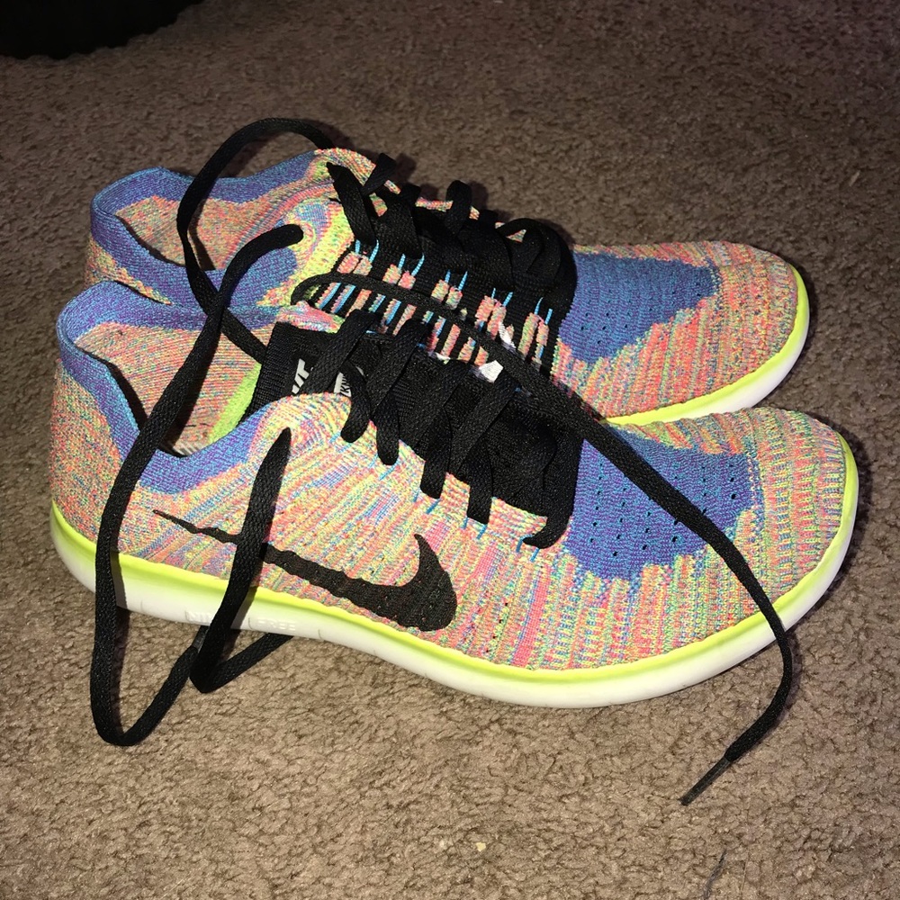 Nike flyknit barely used !